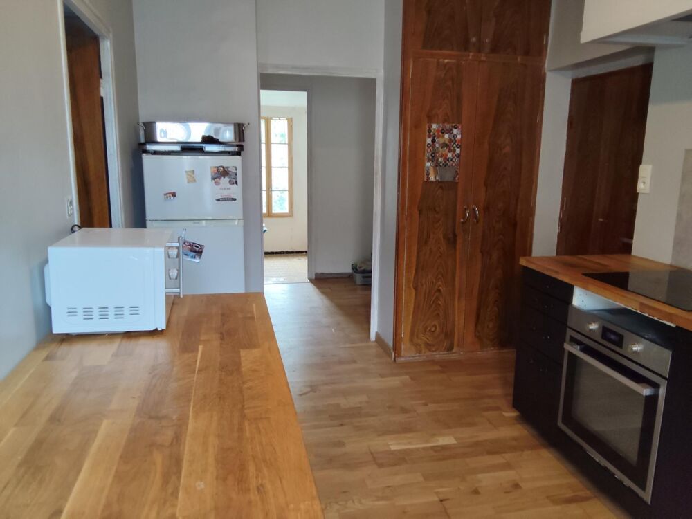 Appartement lumineux dans maison de village