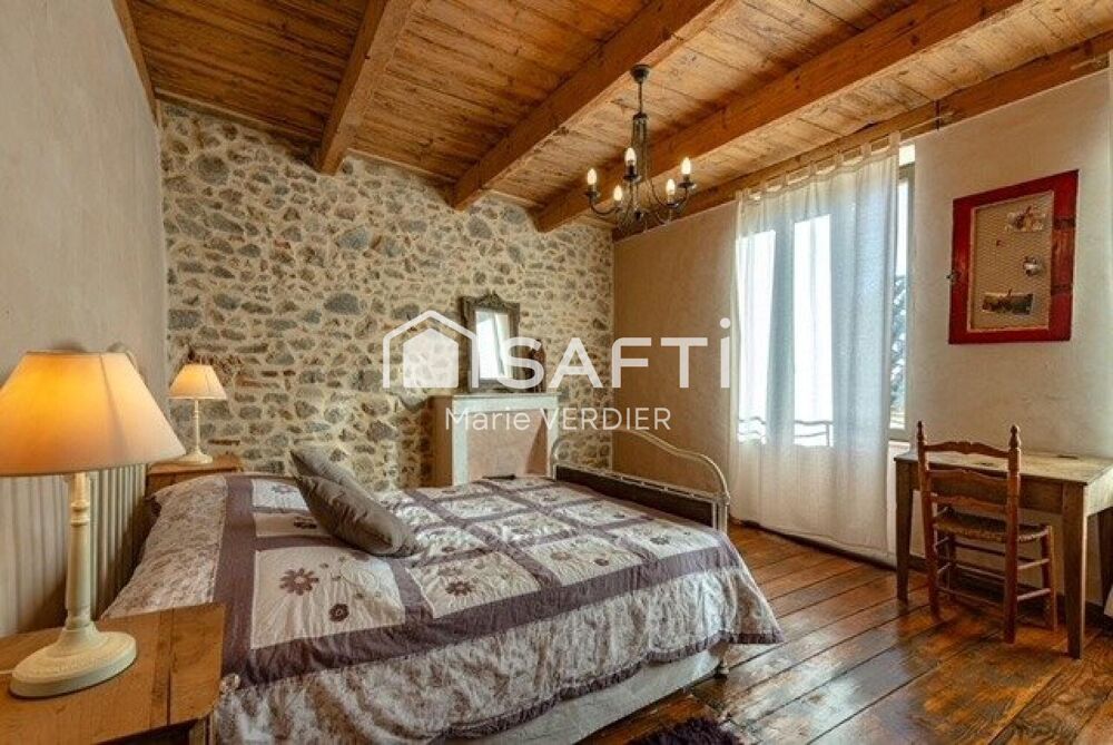 Vente Maison Grand gte de 12 couchages au cur d'un village Mdival Montbazens