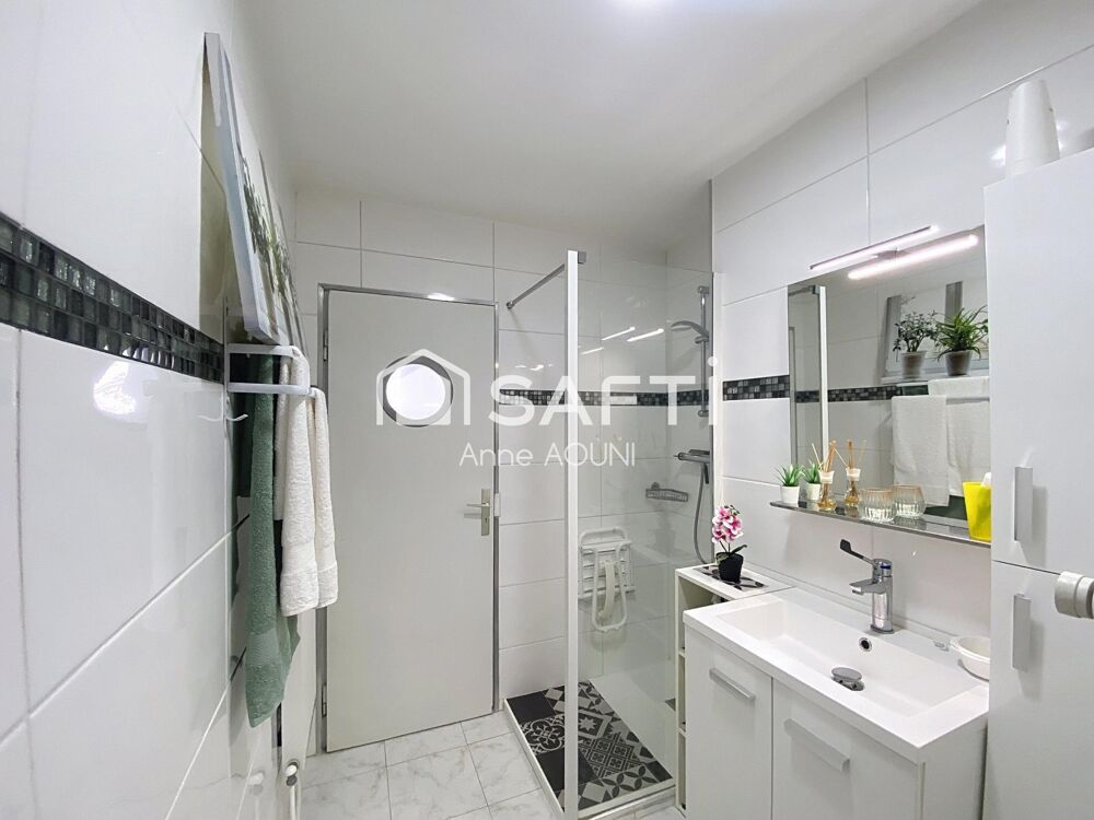Vente Appartement APPARTEMENT T4/5 80m2 AU PIED DU TRAM Merignac