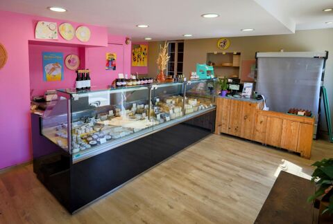 Local commercial 31 m&sup2; avec logement 128 m&sup2; 320000 64120 Saint-palais