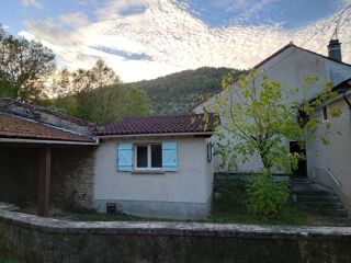 Vente Maison Maison de village avec studio, terrasse et extérieur Douelle