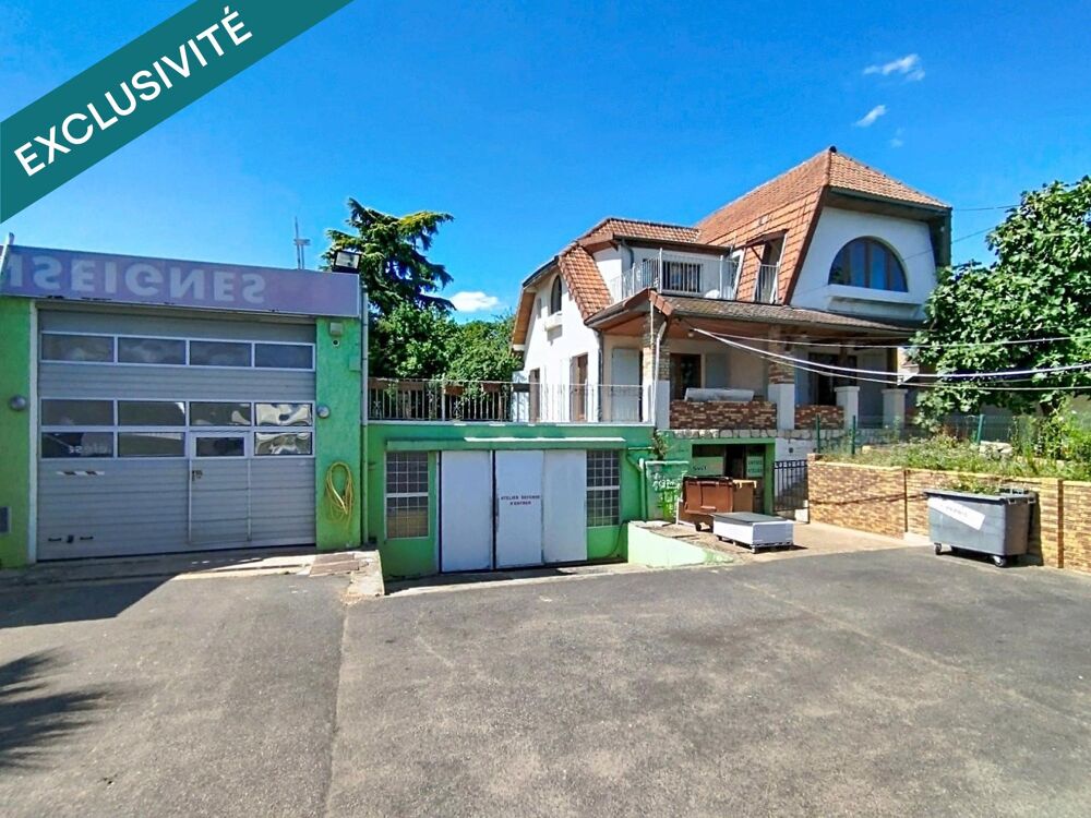 Maison de 7 pièces avec bâtiments commerciaux