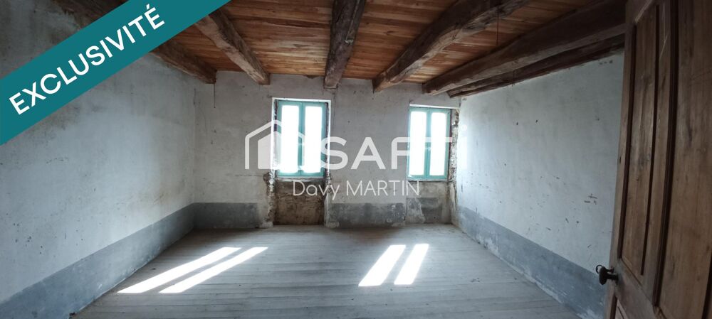 Une maison dans un village agréable.