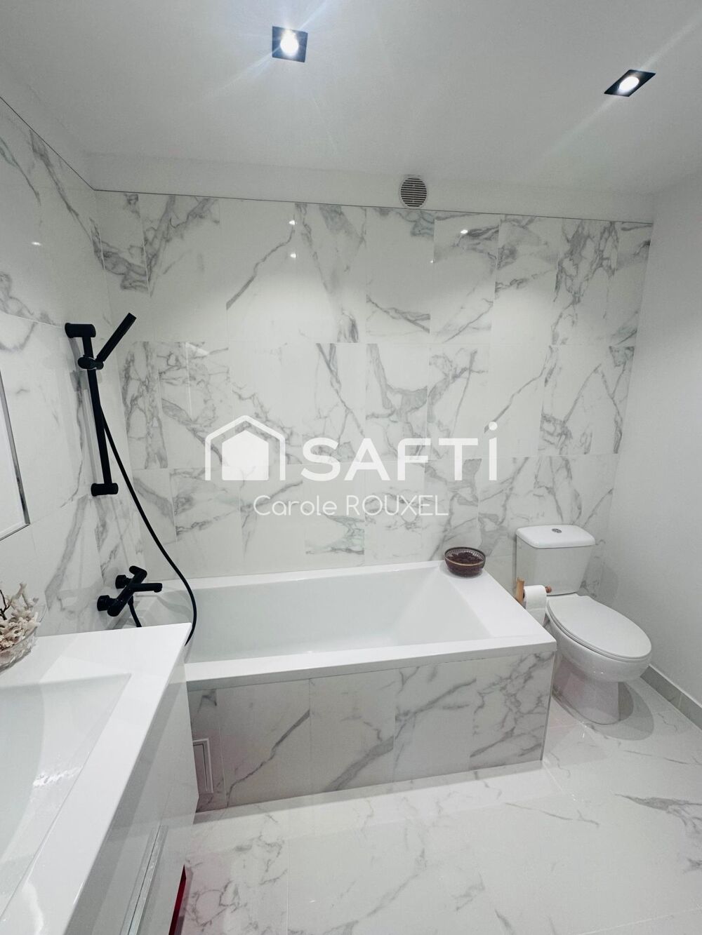 Vente Appartement SPACIEUX APPARTEMENT Refait a Neuf A pieds du PORT avec Annexes Vannes