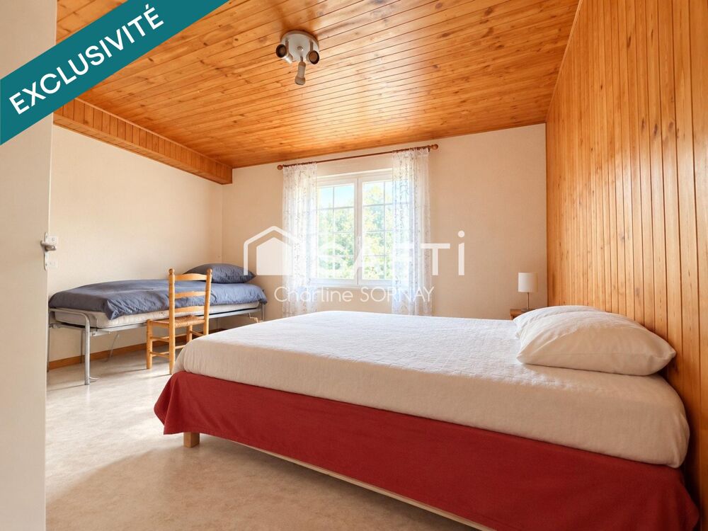 PORT-LESNEY  Maison ancienne avec beaux volumes, 5 chambres