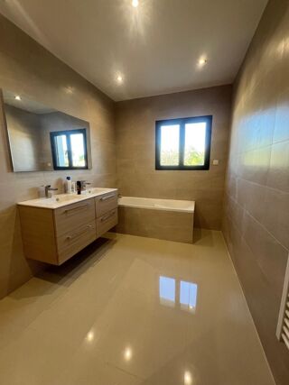  Maison � vendre 4 pi�ces 130 m�