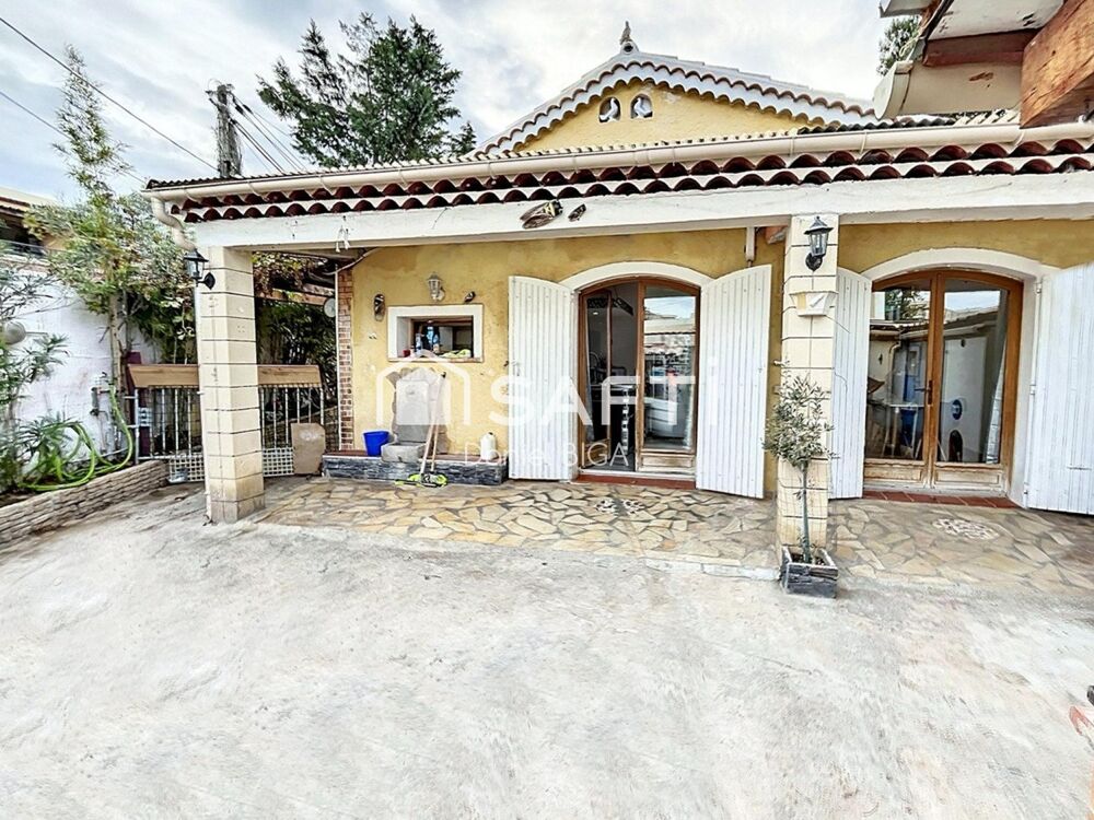 Maison de plain pied avec piscine et dépendance