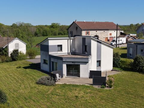   Maison 121 m2, 5 pièces 4 chambres sur 19 ares de terrain Maison - 5 pièce(s) - 121 m²