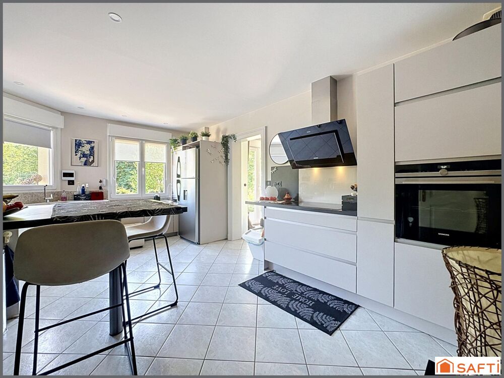 Vente Maison Maison 170 m² avec piscine et studio possible Bayonville-sur-mad
