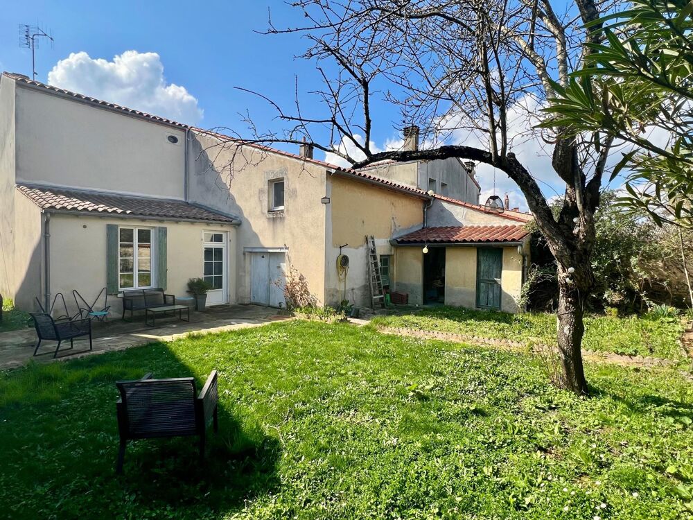 Vente Maison Maison de ville 5 pièces - jardin - garage Saint-jean-d'angely
