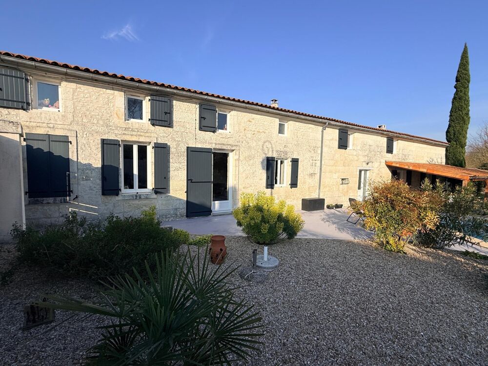Maison 7 pièces 265 m² · à Saintes · 265 m² · 469 000 €
