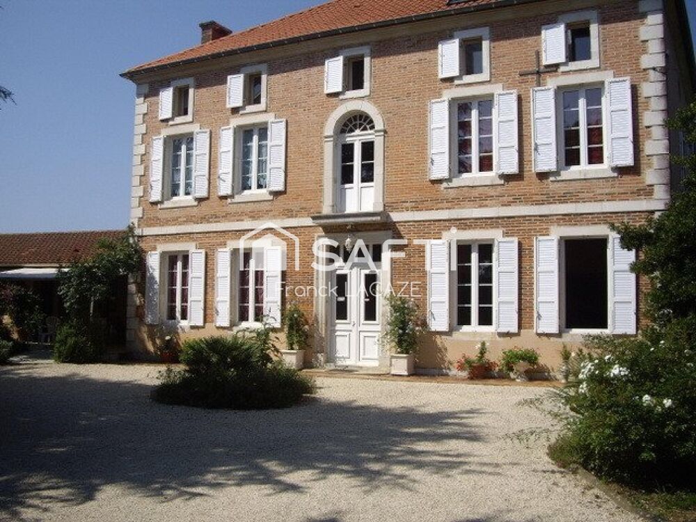 Propriété de caractère XIXe siècle au Fort potentiel dexploitation touristique Gersois