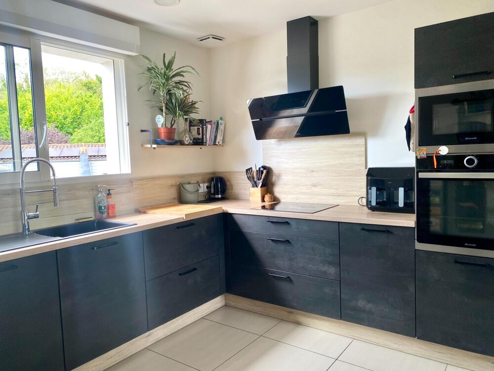 Vente Maison Située dans le secteur très prisé de Rompsay à deux pas du canal venez découvrir ce véritable havre de paix ! Perigny