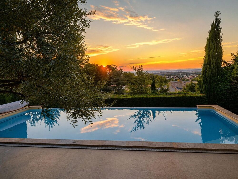 Vente Maison Dans un quartier recherché, découvrez cette propriété d'exception de 187 m² offrant 5 chambres, une piscine, un double garage et Pernes-les-fontaines