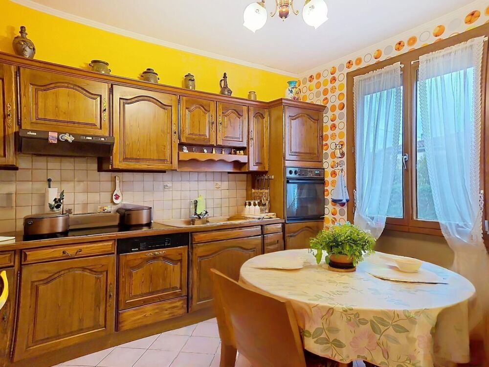 À vendre  Belle villa 6 pièces de 136 m² sur 1 650 m² de terrain  Villeneuve-la-Comptal