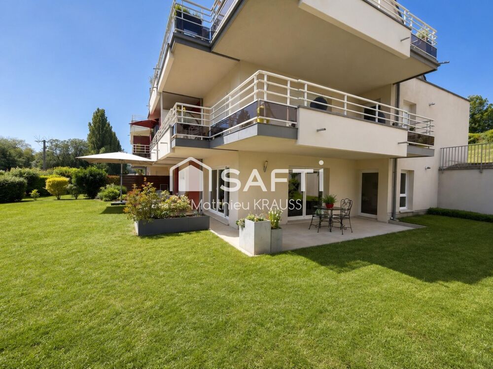 Rez-de-jardin, terrasse 50m² et jardin privatif