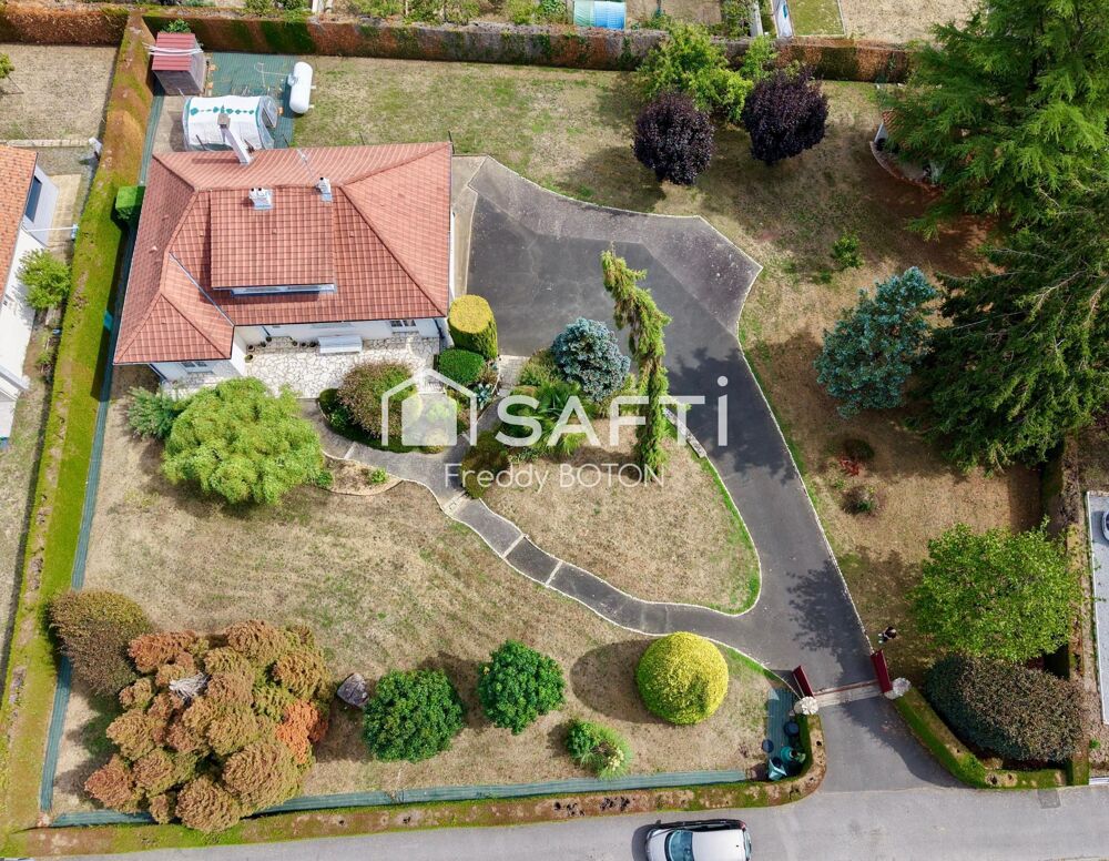 Vente Maison Volumes et potentiel!! Moncoutant
