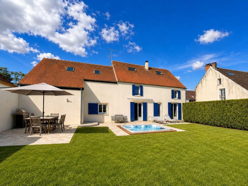 Vente Maison 235 m², 5 chambres et dépendance : une propriété aux volumes rares La houssaye-en-brie