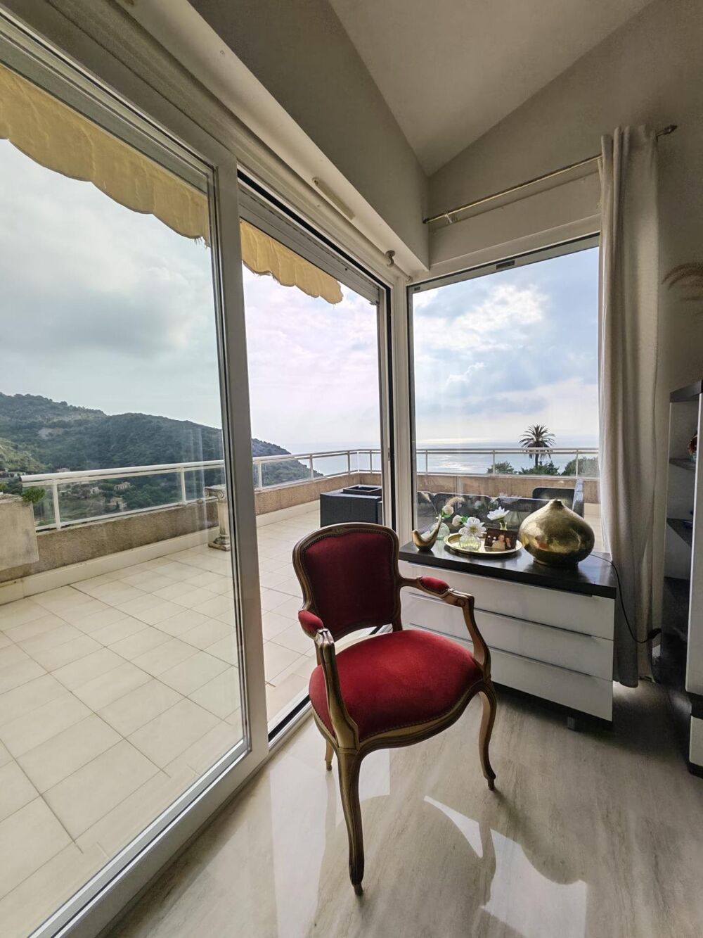 à vendre  Appartement Èze (06360)