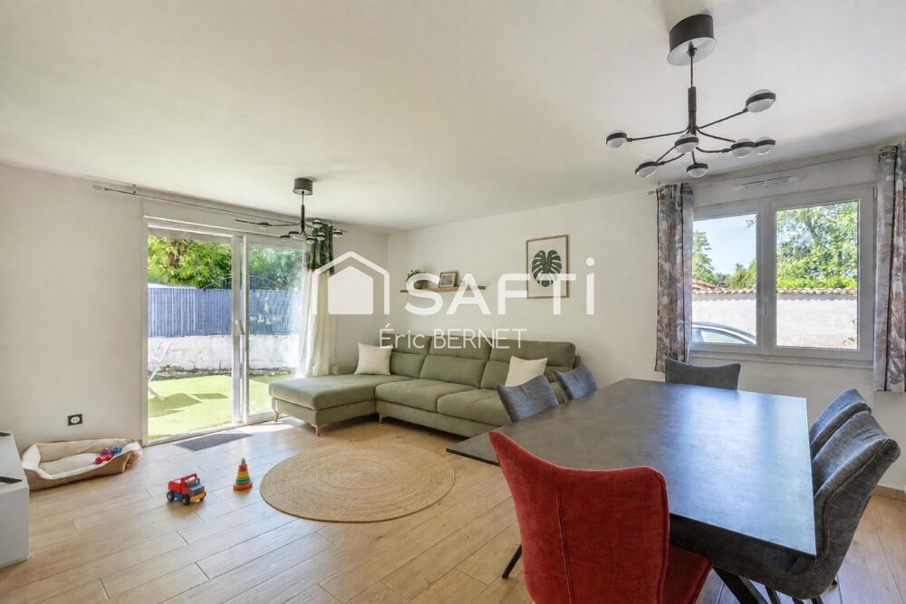 Maison de plain pied au plein centre du village