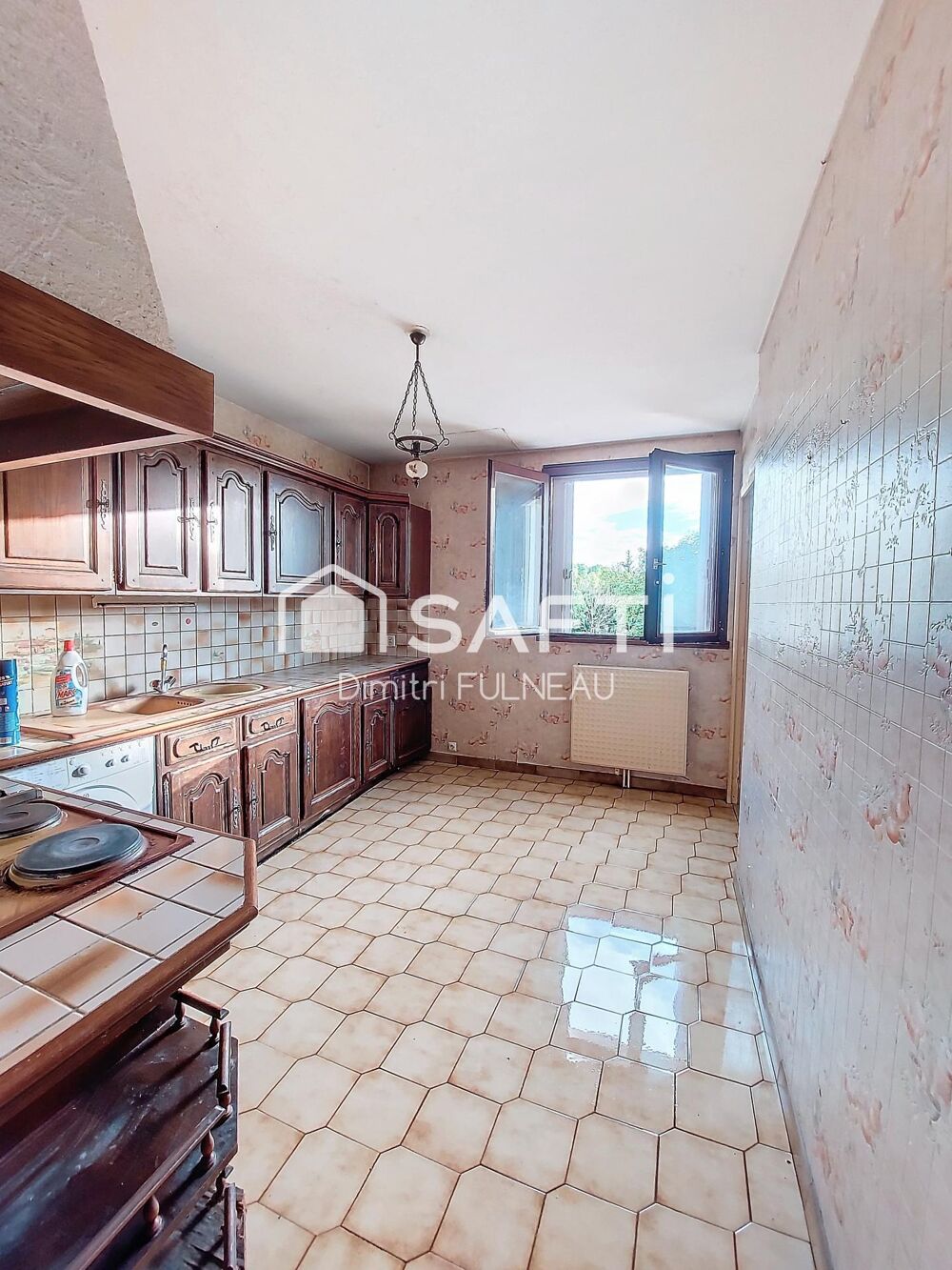 Vente Appartement Appartement à rafraichir avec parking en sous sol securiser Joue-les-tours