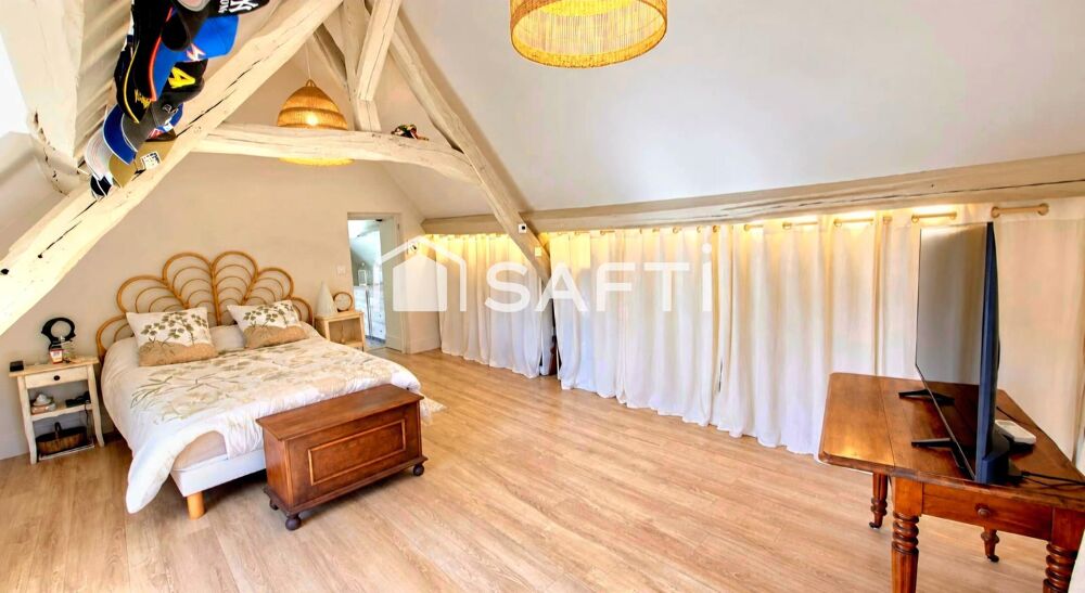 Vente Maison Coup de coeur pour cette magnifique longère de 1850 entièrement rénovée avec goût sur 143 m2, T4 avec 3 chambres, jardin de 664m Coulombs