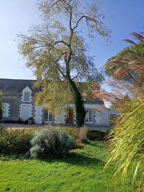   Au calme, dans une impasse, en campagne, 4,7 hectares de terrain, Maison - 7 pi�ce(s) - 110 m�