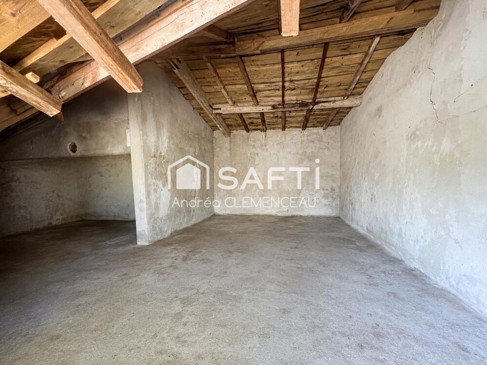 À VENDRE - Dépendance à réhabiliter sur terrain constructible de 733 m²