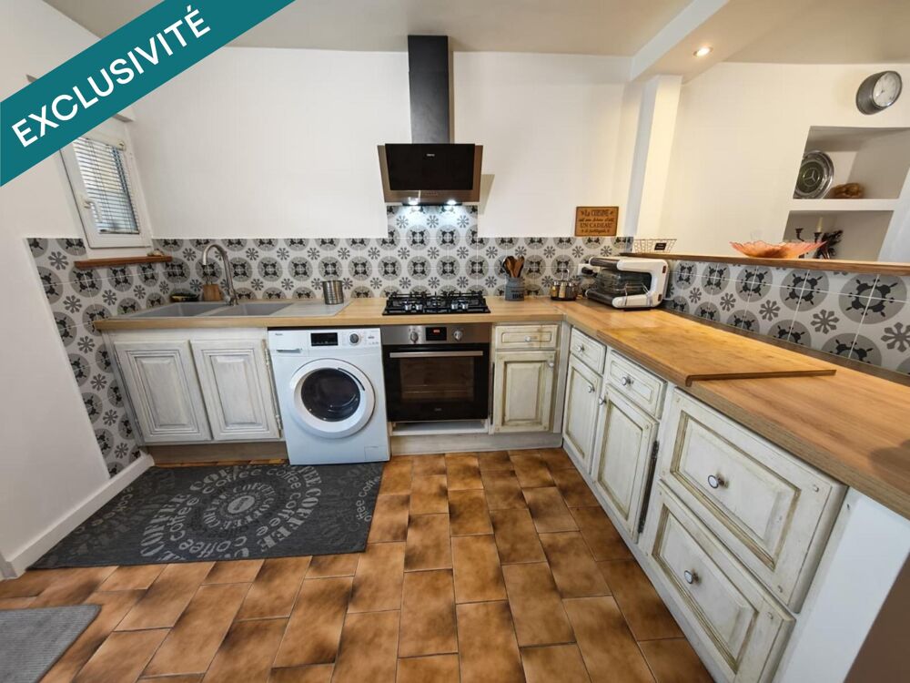 Vente Maison Maison de village avec 2 logements T2, terrasse et stationnement Les mees