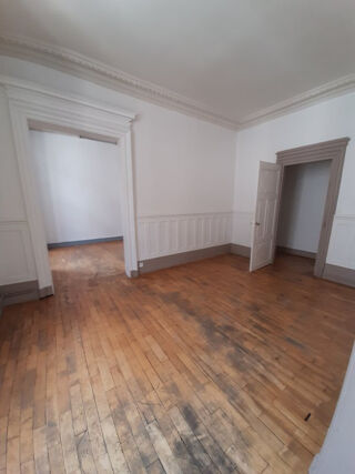  Appartement à louer 5 pièces 139 m²