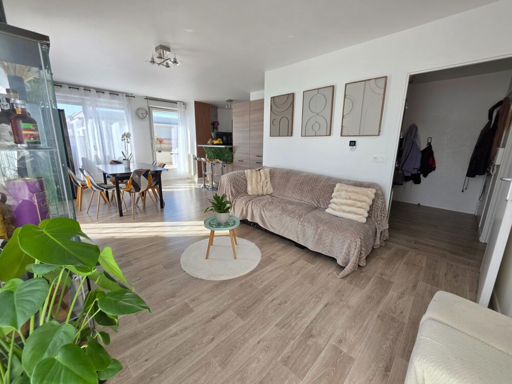 Appartement au 4éme et dernière étage dans immeuble 2014