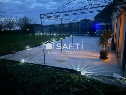   Maison vie de plein pied avec piscine Maison - 10 pi�ce(s) - 250 m�