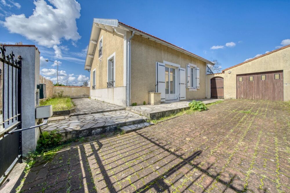 Vente Maison Maison proche des commodités 3 chambres et 1 bureau Saintes