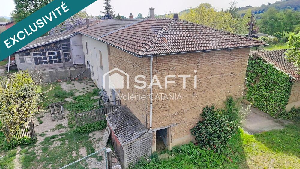 Saint-Siméon-de-Bressieux- Ancien corps de ferme à rénover de 160m² habitables avec dépandances