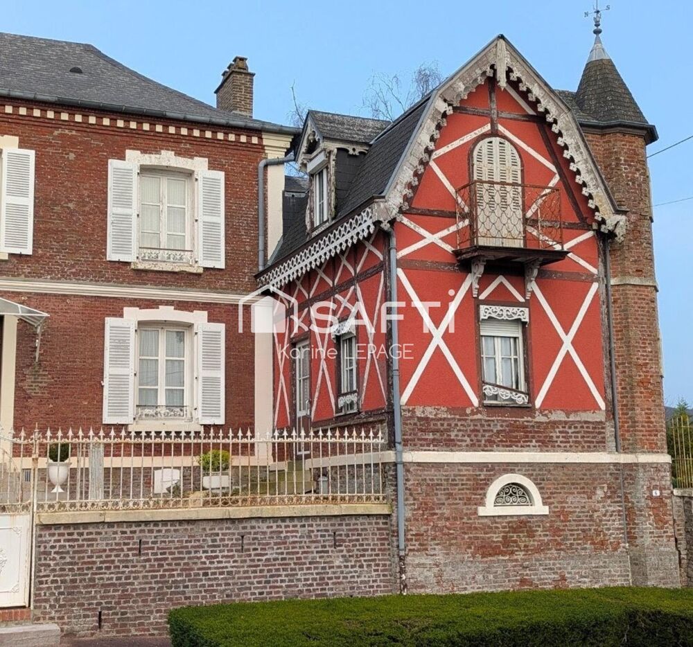 Maison de caractère atypique semi mitoyenne