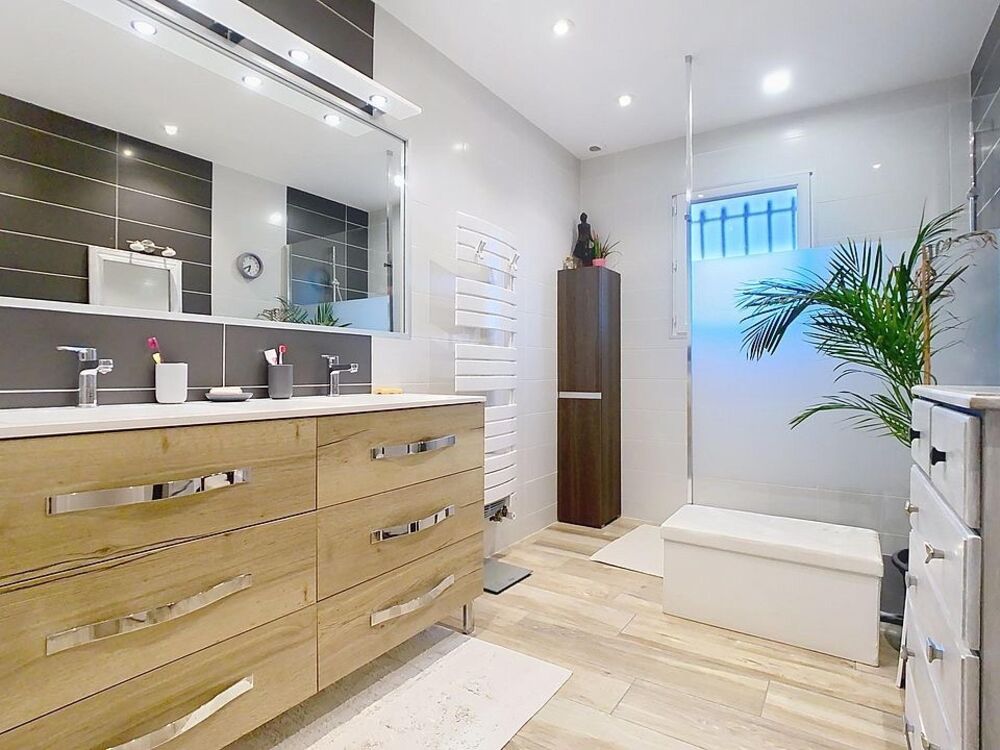 Vente Maison Le confort d'une belle maison ouverte sur l'extérieur Saint-lary