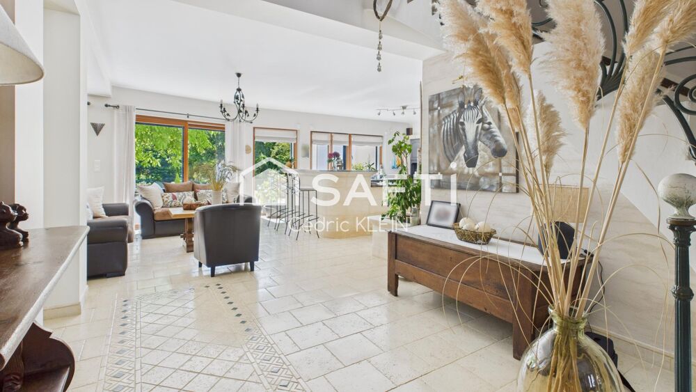Villa contemporaine au coeur dun parc arboré