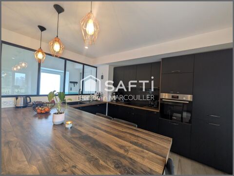   Benjamin Marcouiller vous propose : Longère 5 pièces. Maison - 5 pièce(s) - 150 m²
