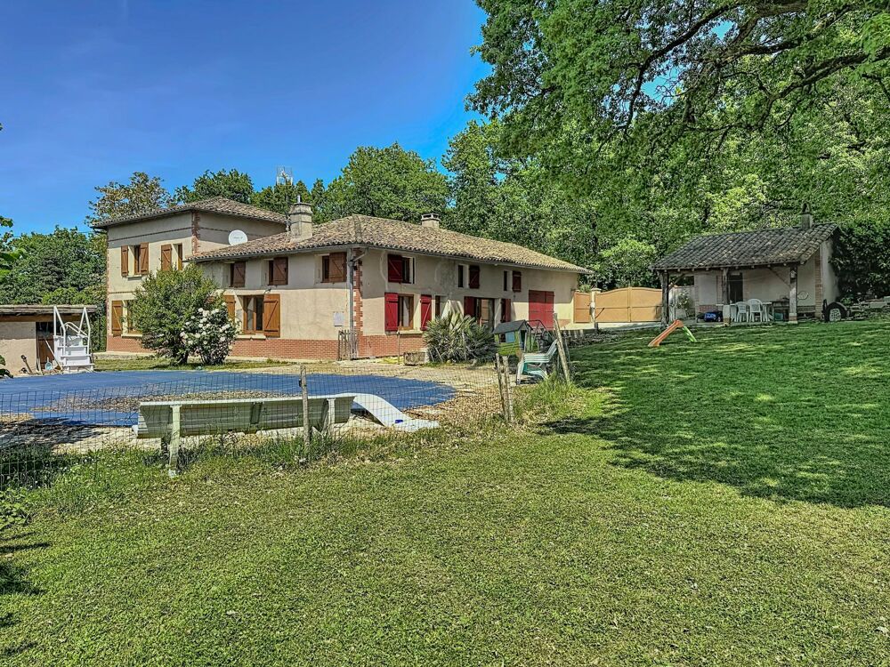 superbe ferme avec 2,5 hectares de bois de chêne