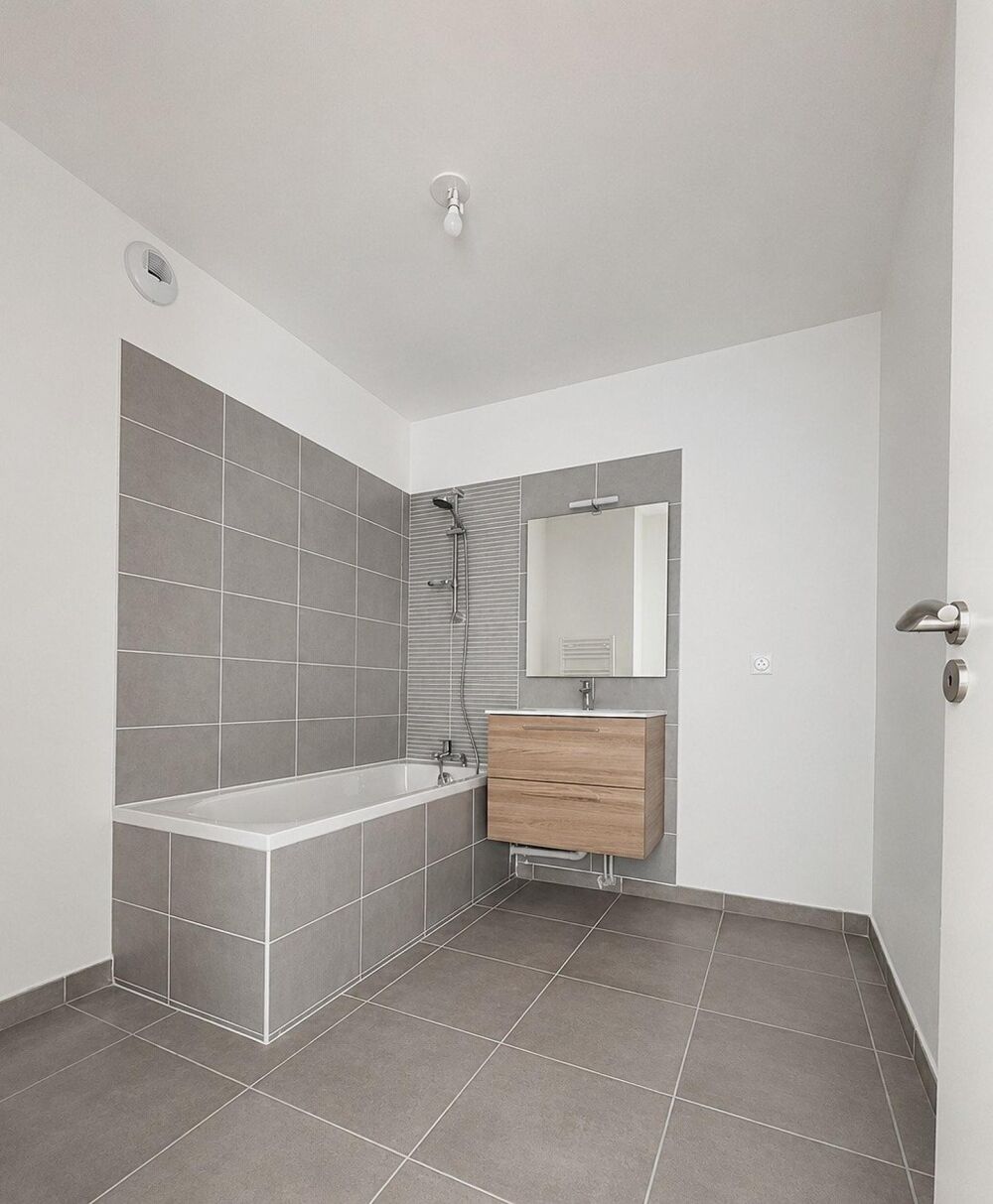 Vente Appartement T3 neuf, dernier étage avec terrasse d'angle et vue dégagée Nimes