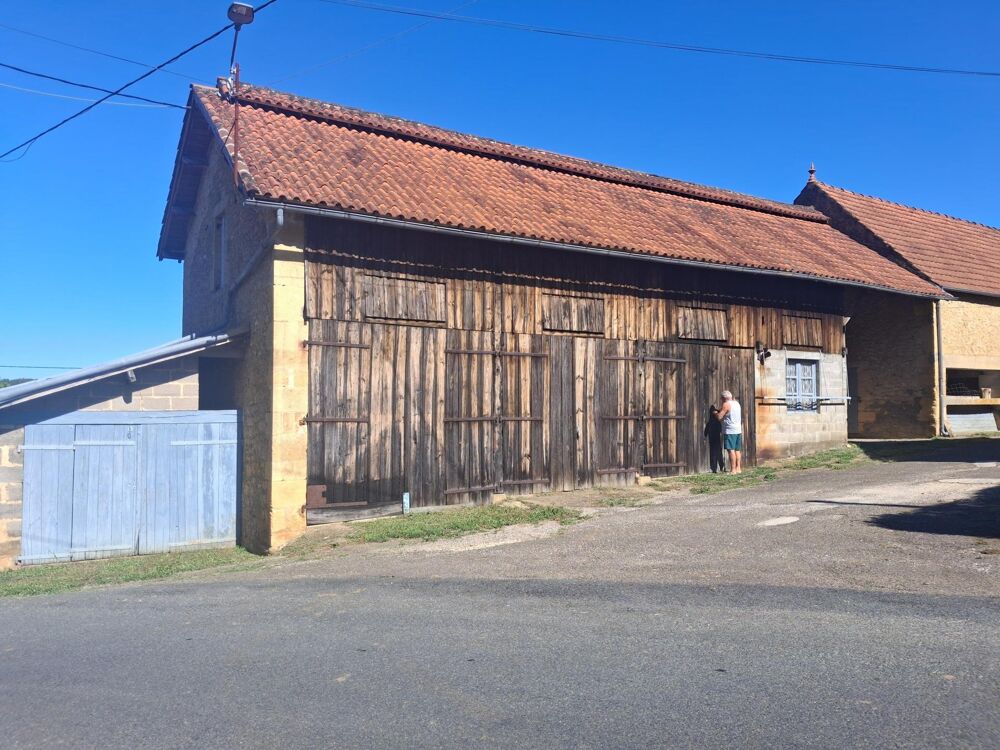 Vente Maison Ancien corps de ferme avec maison en pierre, grange, séchoir à tabac, four à pain et piscine, l'ensemble sur 11510 m² Payrignac