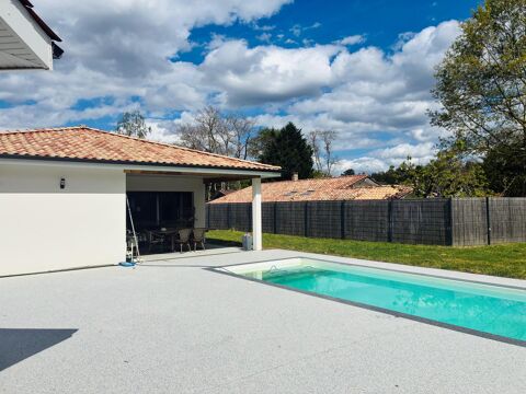   Maison r�cente de plain-pied avec piscine et d�pendance Maison - 5 pi�ce(s) - 149 m�