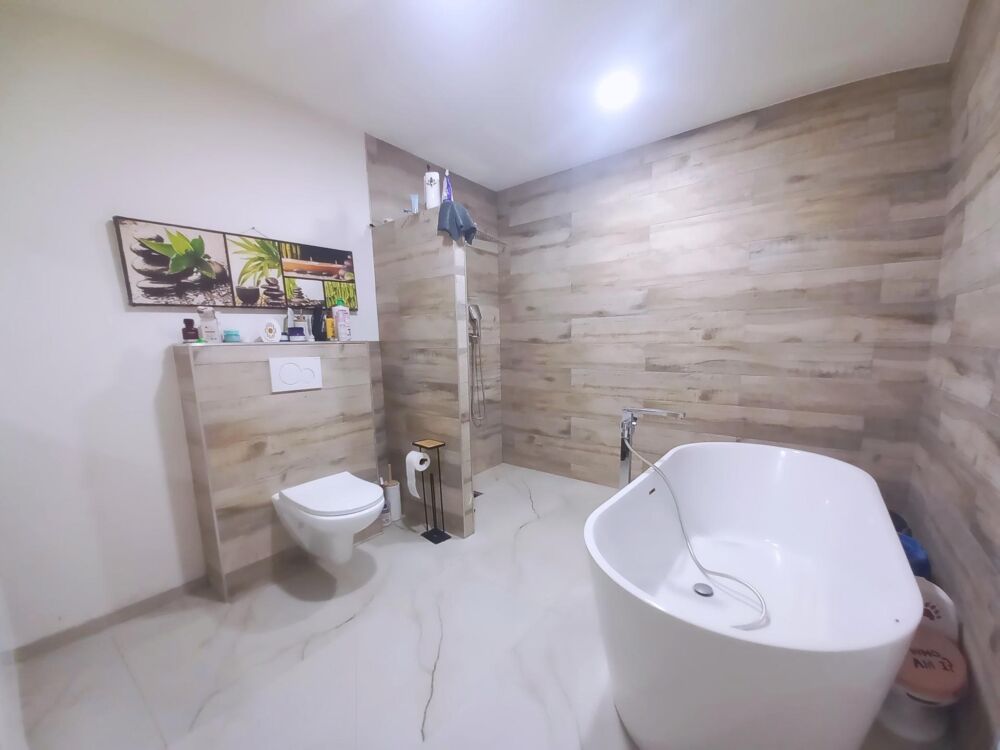 Vente Immeuble Rare ensemble immobilier à Bourg-lès-Valence Bourg-lès-valence