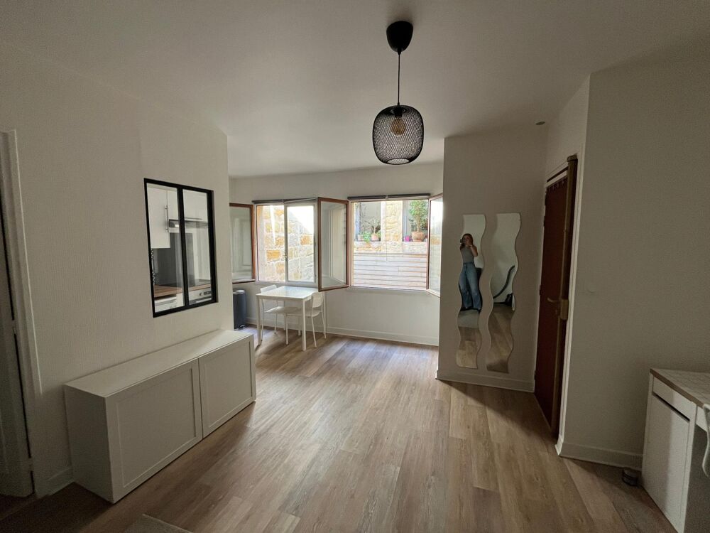 Vente Appartement Emplacement recherché aux Chartrons ! Studio lumineux et rénové, au calme sur cour, à seulement 100 m du tram Bordeaux