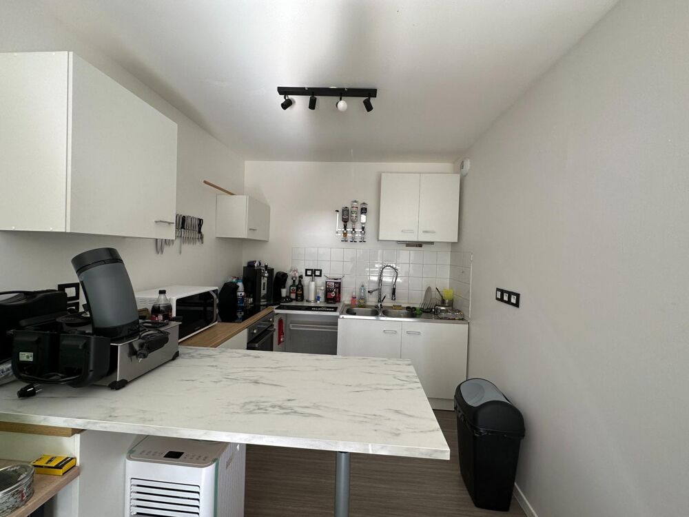 APPARTEMENT TYPE T2 + STATIONNEMENT LIBRE D'OCCUPATION