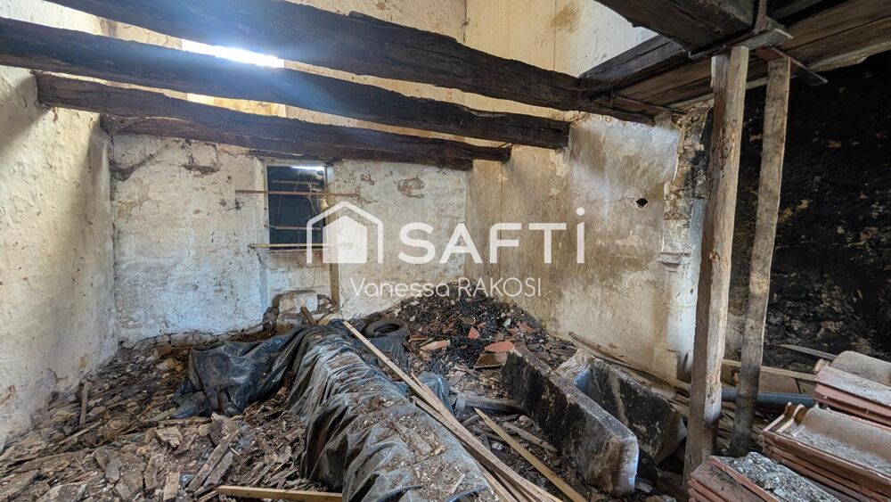 MAISON DE 59 M² A RENOVER AVEC COUVERTURE RECENTE