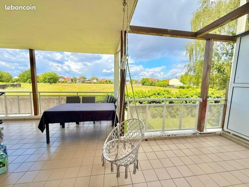 4 chambres avec plusieurs grande terrasse.