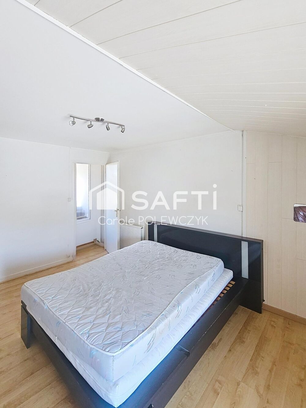 Vente Immeuble IMMEUBLE DE RAPPORT AVEC LOCAL COMMERCIAL ET APPARTEMENT - BELLE OPPORTUNITE Pamiers