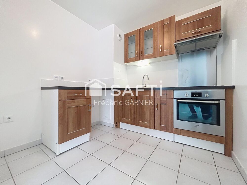 Appartement 2 pièces 43 m², balcon, place de parking extérieure