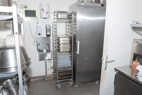   RESTAURANT 140 M2 80 COUVERTS INTERNES + TERRASSE 60 COUVERTS LICENCE IV 